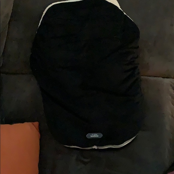 NWOT JJ COLE Bundle Me in-car-seat blanket. - Picture 2 of 5